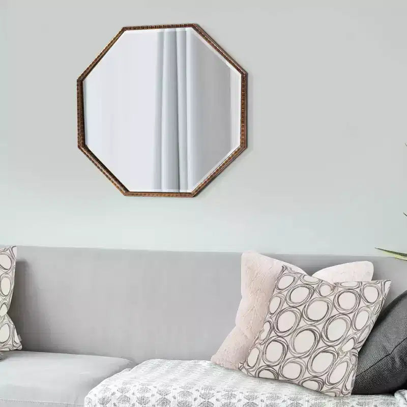 Specchio da parete e d'accento ottagonale Bastian 28"x28" Howard Elliott: Oro antico, cornice in ferro, pronto per essere appeso