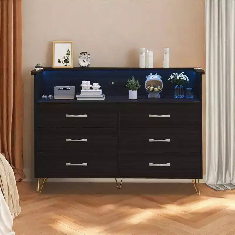 Comò a 6 cassetti con luci a LED e stazione di ricarica – Nero / Rosa / Bianco, 1 persona