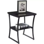 Tavolino a tre ripiani HomeStock Belmont con mensole aperte, struttura a croce e finitura elegante per esposizione o uso quotidiano