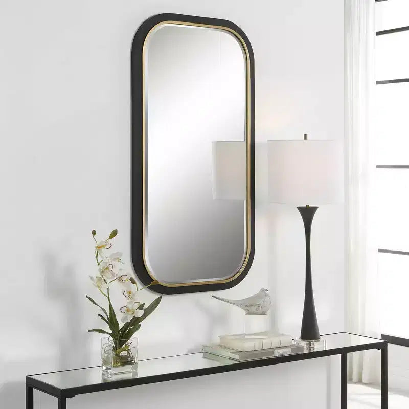 Specchio da parete rettangolare Uttermost Nevaeh oro nero 23 1/4 x 43 1/4