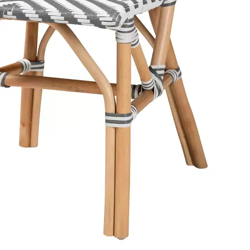 bali & pari Shai Sedia da Bistrò Moderna in Grigio Francese e Bianco con Tessitura e Rattan Naturale