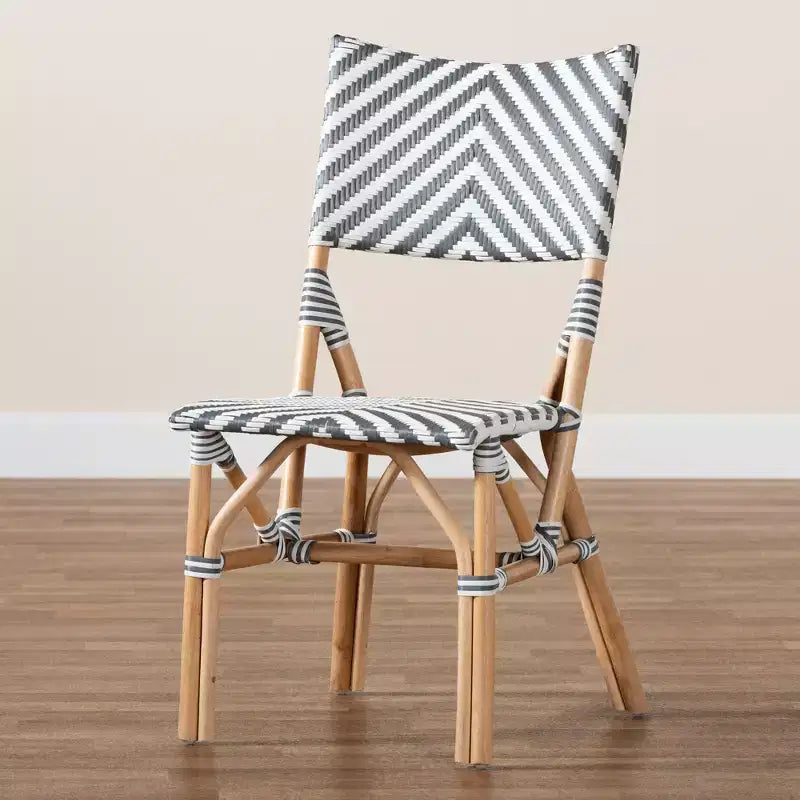 bali & pari Shai Sedia da Bistrò Moderna in Grigio Francese e Bianco con Tessitura e Rattan Naturale